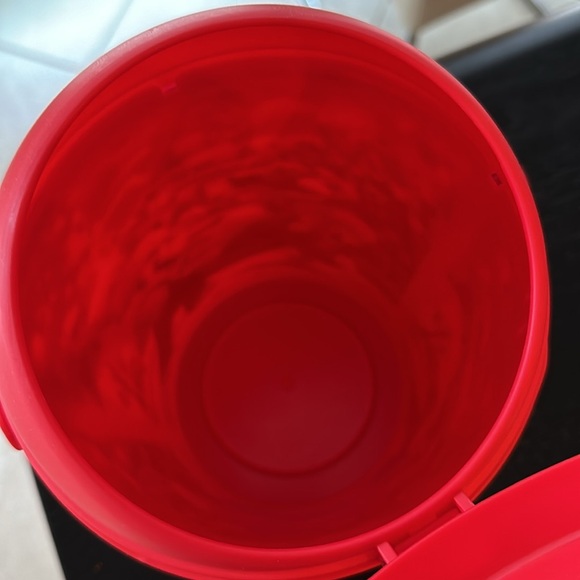 Universal Studios Super Mario Nintendo World Container - Picture 3 of 6